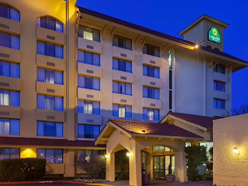 La Quinta Inn & Suites by Wyndham Seattle Sea-Tac Airport
