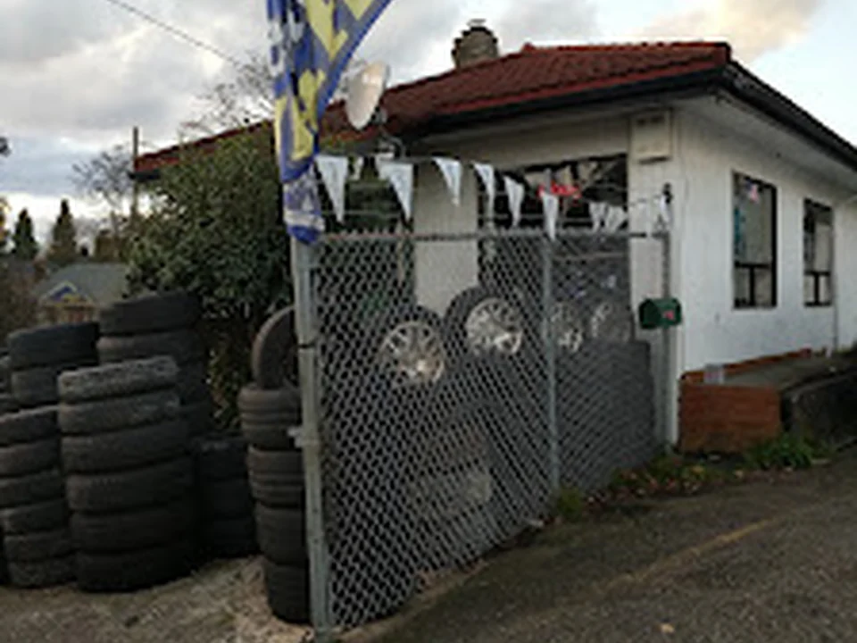 Angel’s Tire Shop, Seattle