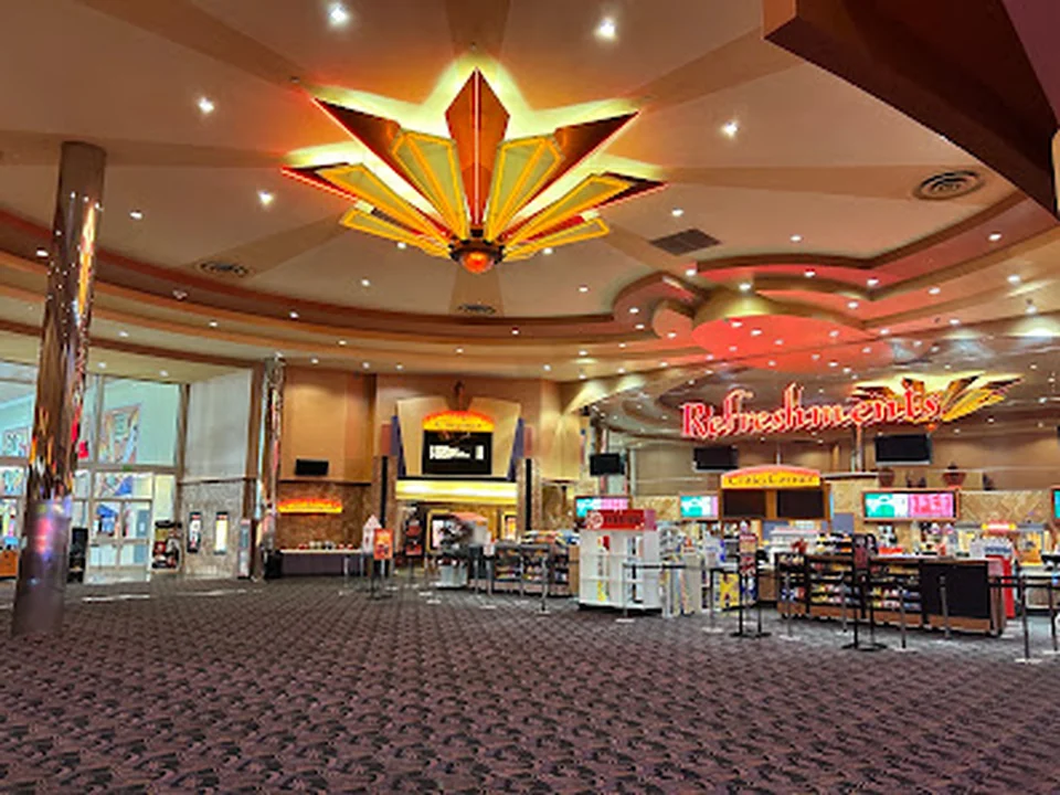 Cinemark Lincoln Square Cinemas and IMAX, Seattle