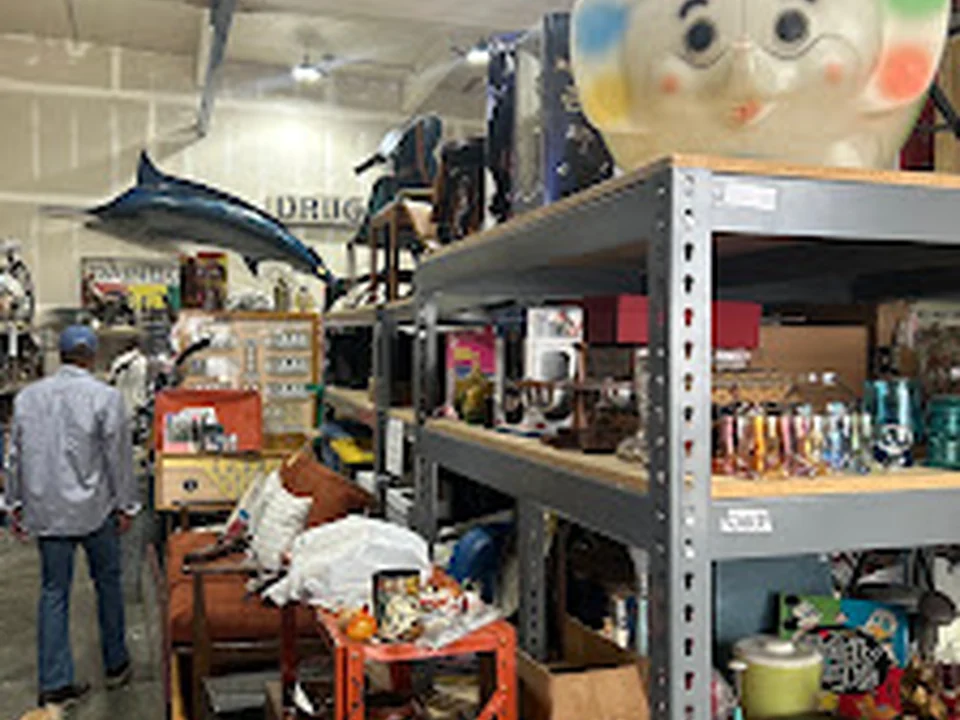 Magnolia Vintage Warehouse & Flea Market, Seattle