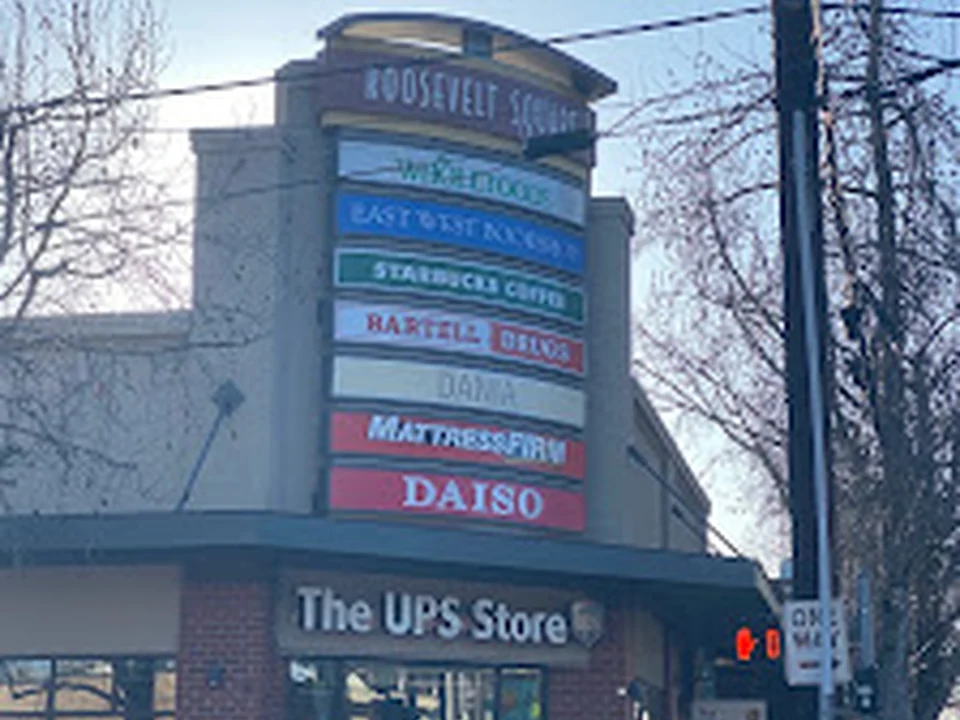 Roosevelt Square, Seattle