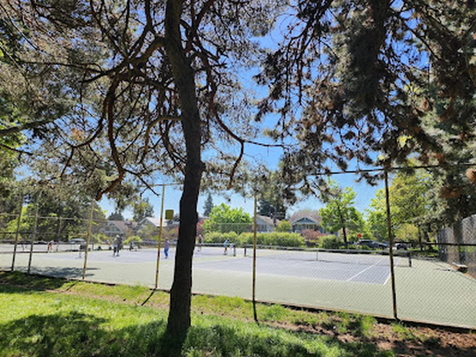 Upper Woodland Tennis Courts, Seattle
