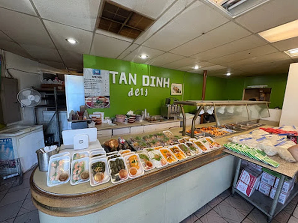 Tan Dinh Deli, Seattle