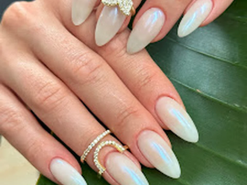 Eyes on Me (Russian Manicure and Eyelash Extensions), Seattle
