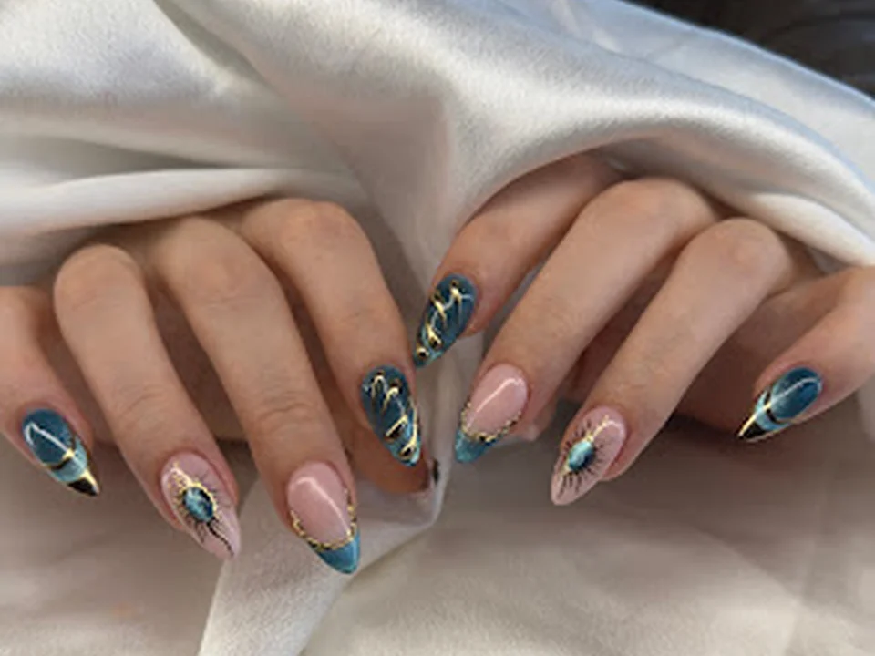 HANNAH Nails & Beauty Studio, Seattle