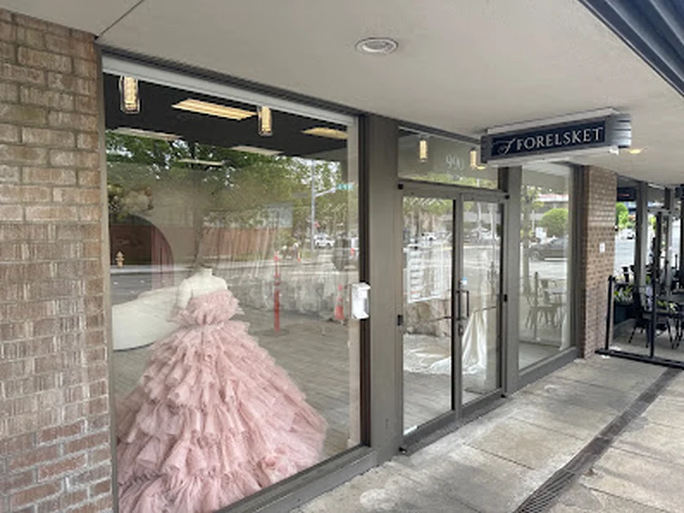 Forelsket Bridal, Seattle