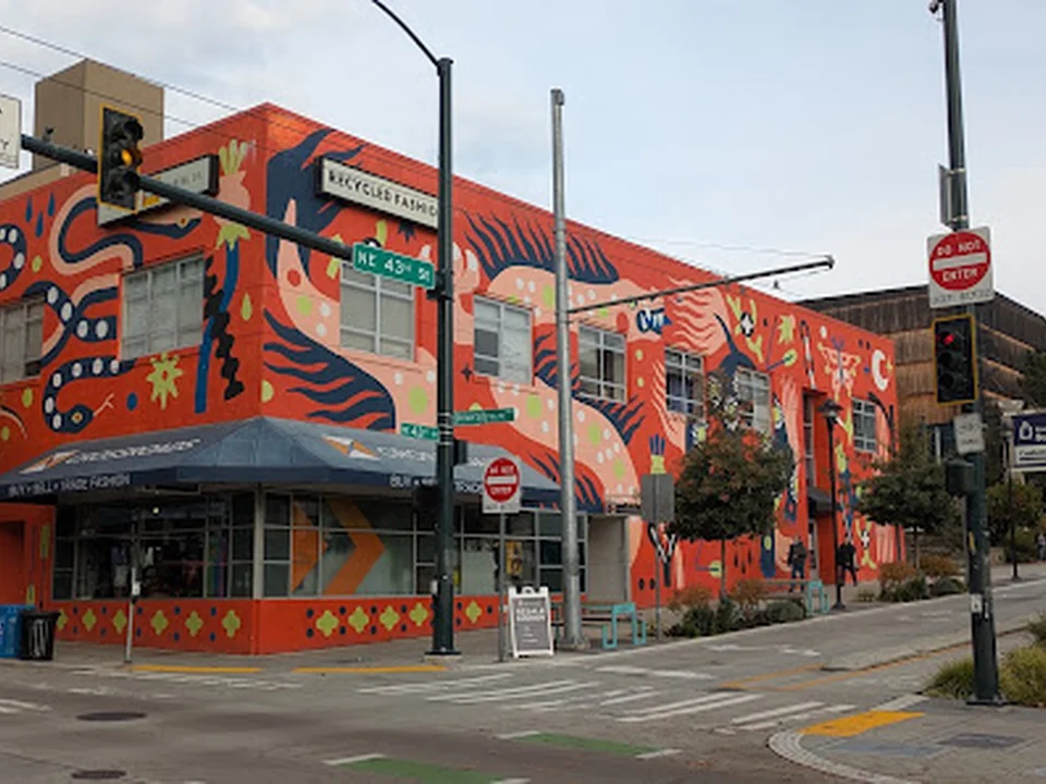 Crossroads Trading, Seattle