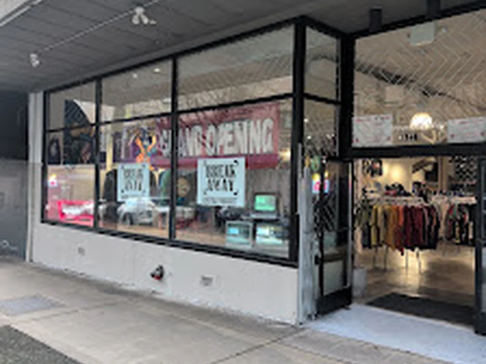 Break Away Vintage - U District, Seattle