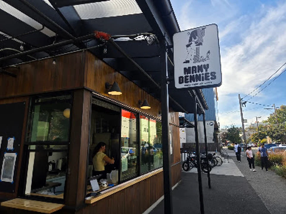 Many Bennies, Seattle
