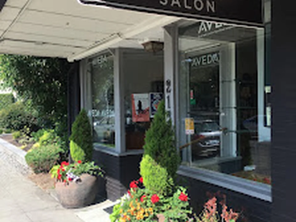 Ella and Oz Salon, Seattle