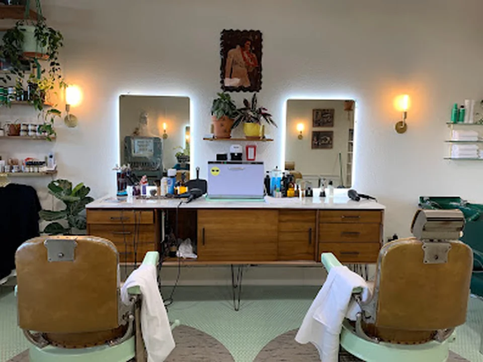 Old Habits Barbershop, Seattle