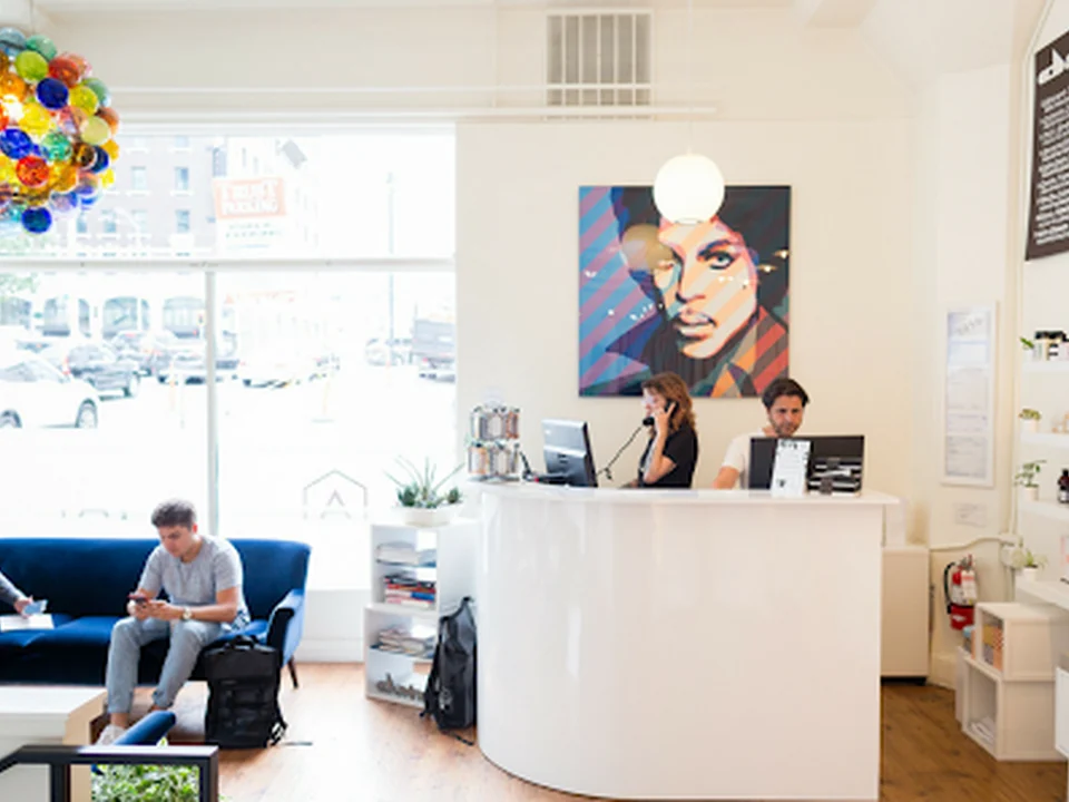 Antonio Salon, Seattle