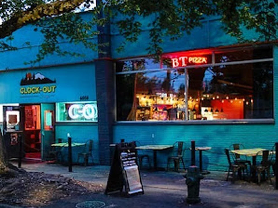 Clock-Out Lounge, Seattle