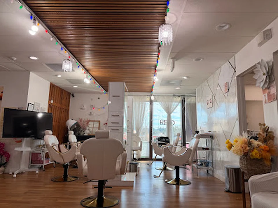 Pooja’s Herbal Beauty Salon, Seattle