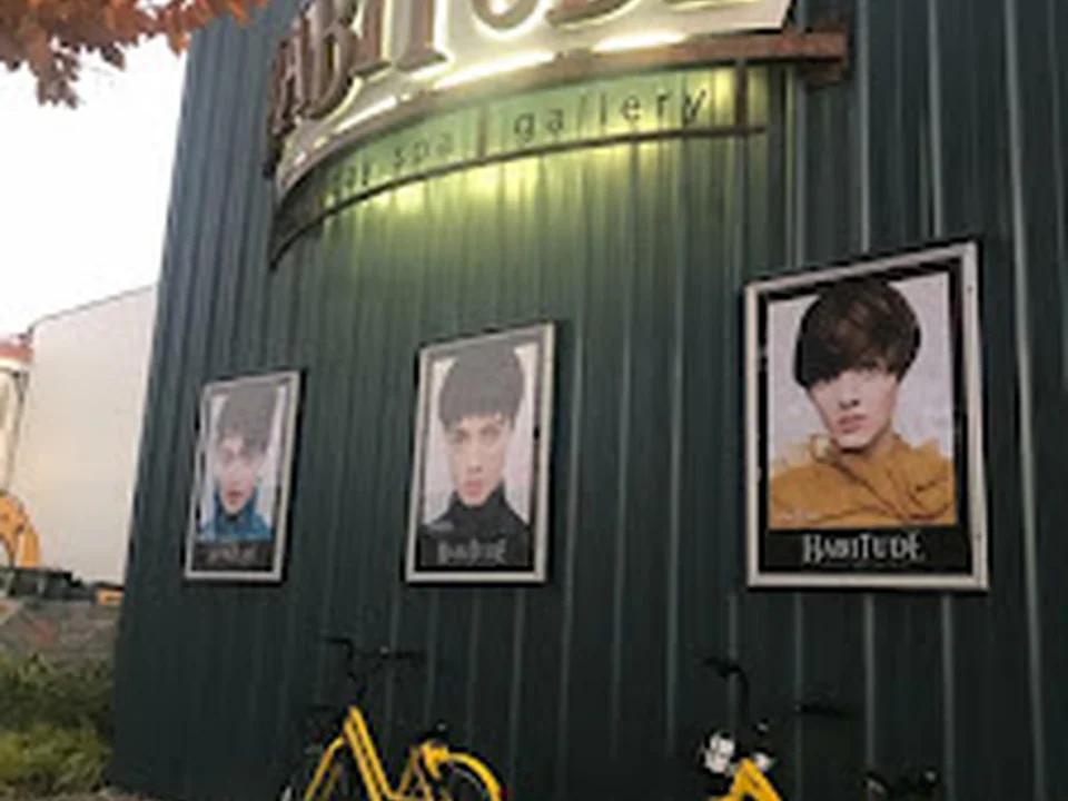 Habitude Salon & Spa, Seattle