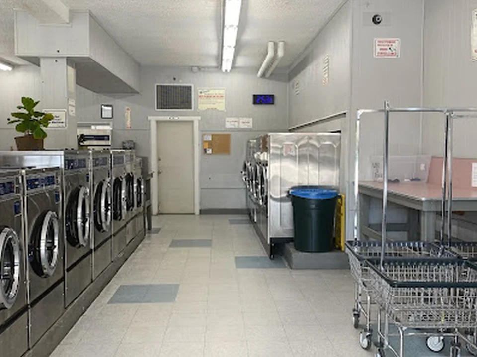 Salmon Creek Laundromat, Seattle