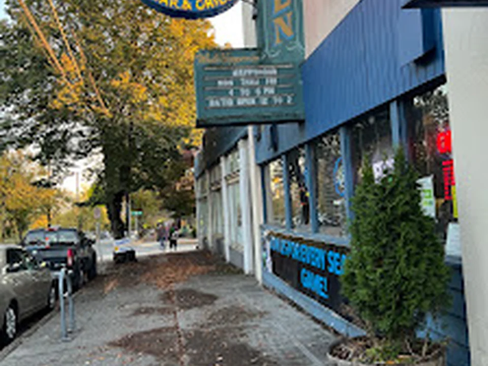 Reservoir Bar & Grill, Seattle