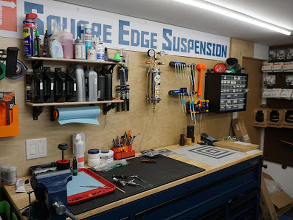 Square Edge Suspension, Seattle