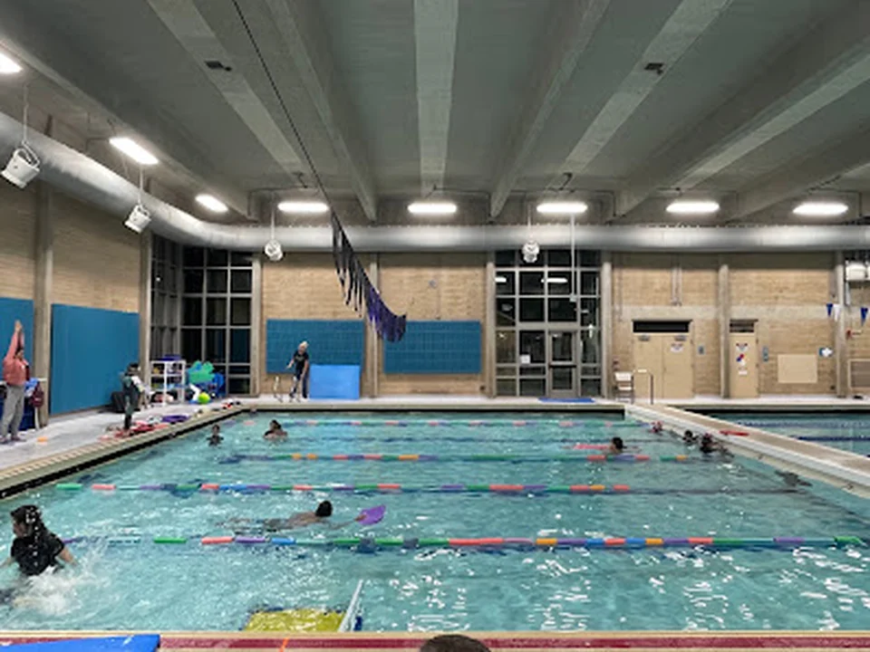 Redmond Pool, Seattle