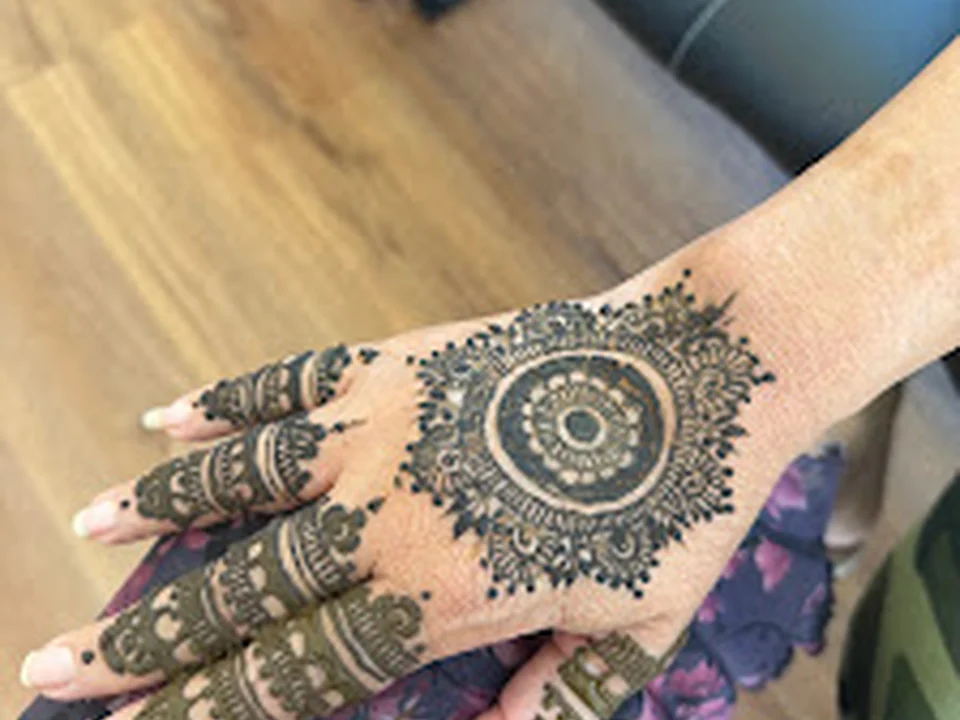 Kally Threading, Seattle