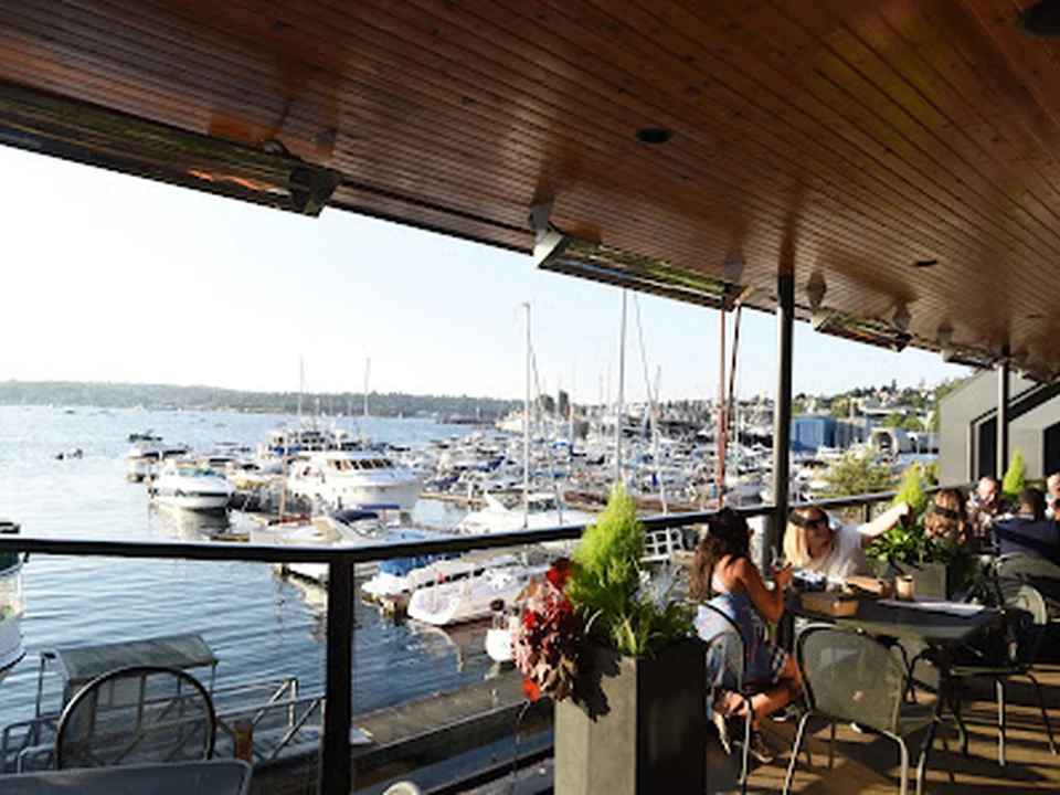 Duke's Seafood South Lake Union, Seattle