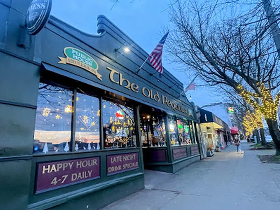 The Old Pequliar, Seattle