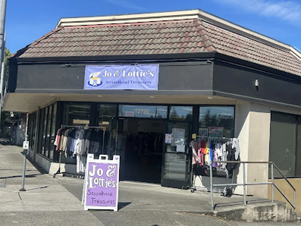 Jo & Lottie's Secondhand Treasures, Seattle