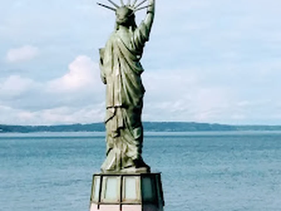 Statue of Liberty Plaza - Seattle