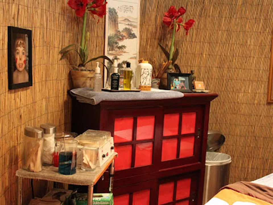 SalonDEWI, Seattle